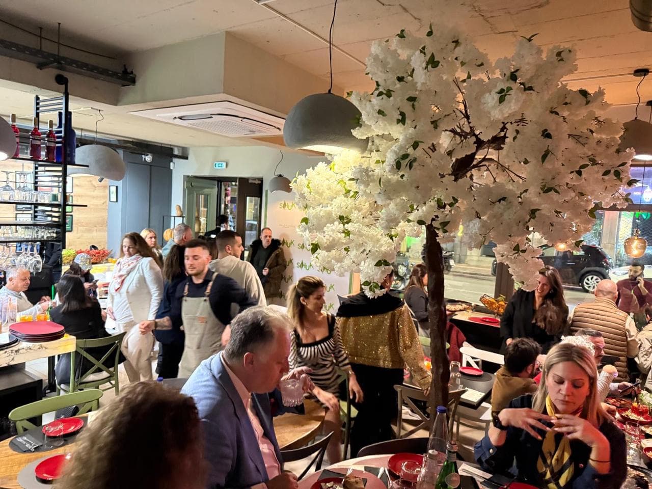 A buzzing night in the SHUK dining room